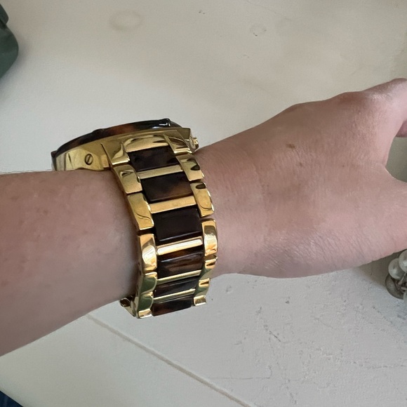 Michael Kors Tribeca Tortoise Watch - Picture 5 of 8